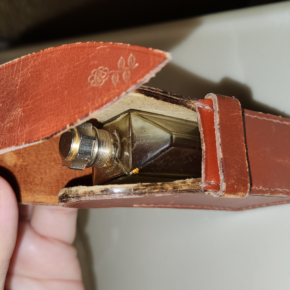 FRANCE Crepe de Chine RARE  perfume bottle In original leather case vintage 1925